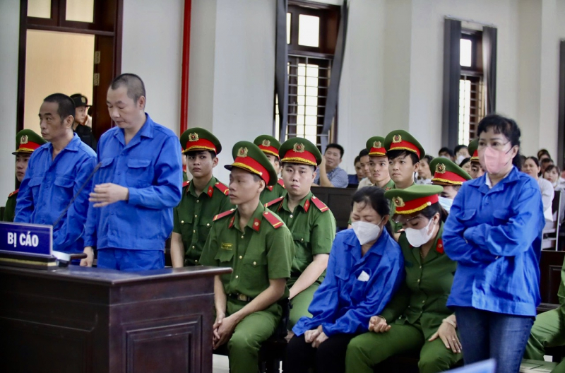 Hàng trăm bị hại mua dự án “ma” có mặt trong phiên tòa