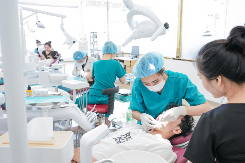 Nhiều người sập bẫy quảng cáo niềng răng giá rẻ -0
