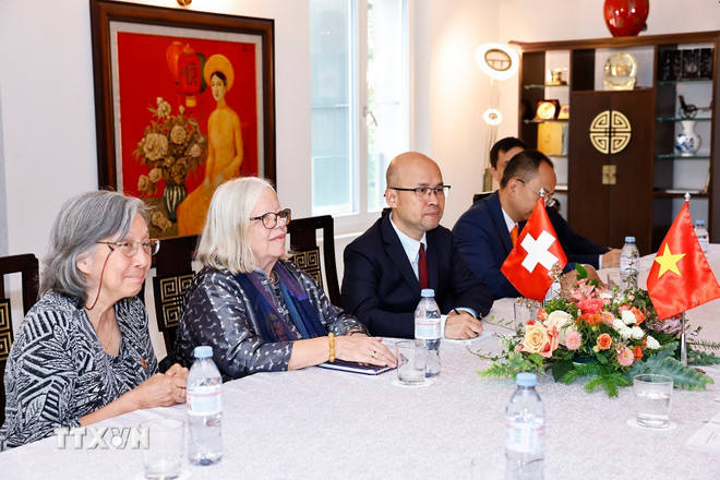 Việt Nam thúc đẩy hợp tác với Thụy Sĩ về phát triển trung tâm tài chính quốc tế -0