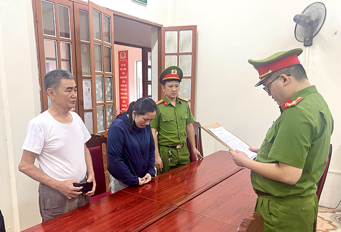Khởi tố nguyên cán bộ Trạm Y tế về tội lừa đảo chiếm đoạt tài sản -0