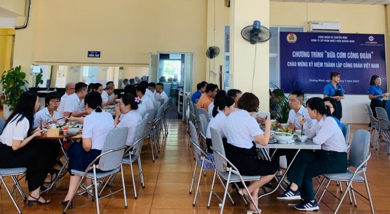 “Bữa cơm Công đoàn”  ấm lòng giữa ca làm việc -1