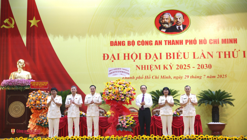 Cùng với Công an Thủ đô, Công an TP Hồ Chí Minh phải làm gương, là kiểu mẫu cả nước -0
