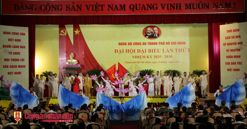 Cùng với Công an Thủ đô, Công an TP Hồ Chí Minh phải làm gương, là kiểu mẫu cả nước -1