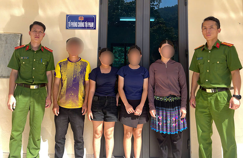 Kịp thời ngăn chặn 2 học sinh bị dụ dỗ bỏ nhà đi làm thuê -0