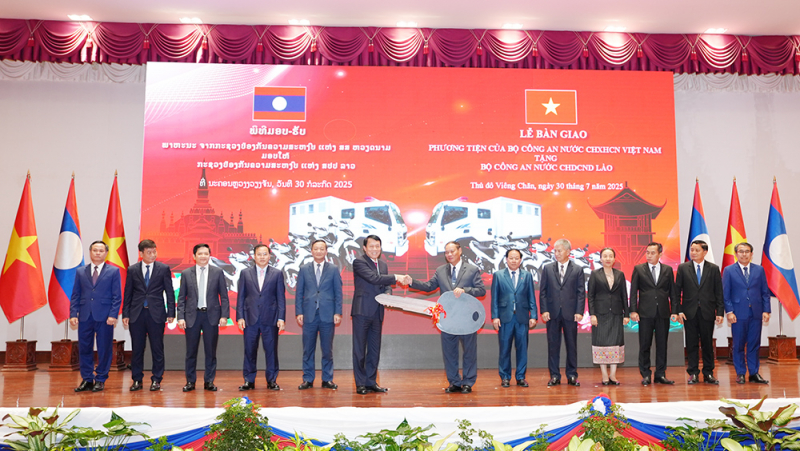 Bộ trưởng Lương Tam Quang dự lễ khai trương Hệ thống căn cước công dân Lào -0