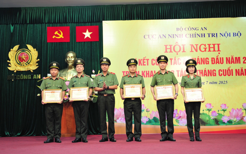 Phát huy sức mạnh của CBCS trong thực hiện nhiệm vụ công tác chuyên môn -0