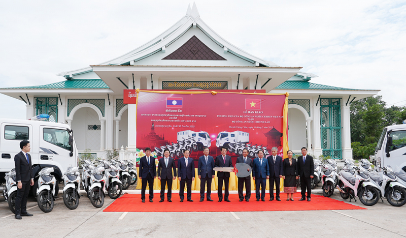 Bộ trưởng Lương Tam Quang dự lễ khai trương Hệ thống căn cước công dân Lào -1