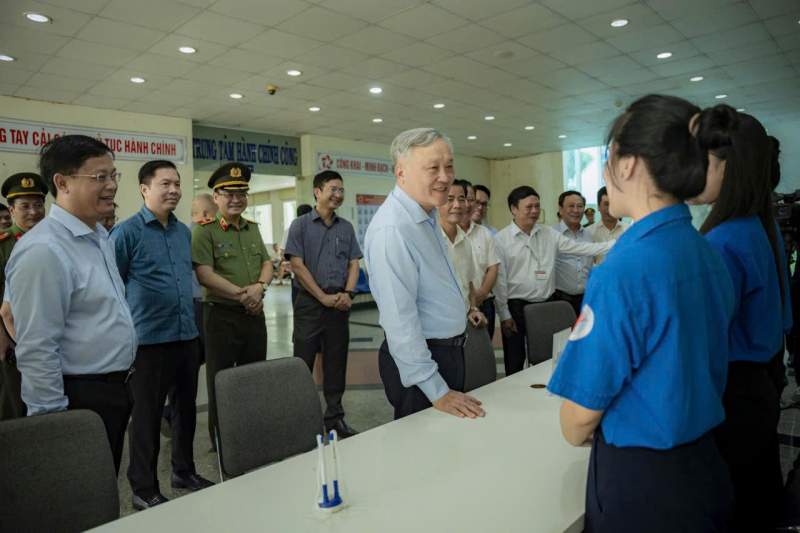 Phó Thủ tướng Thường trực Chính phủ Nguyễn Hòa Bình làm việc với Ban Thường vụ Thành ủy Huế -0
