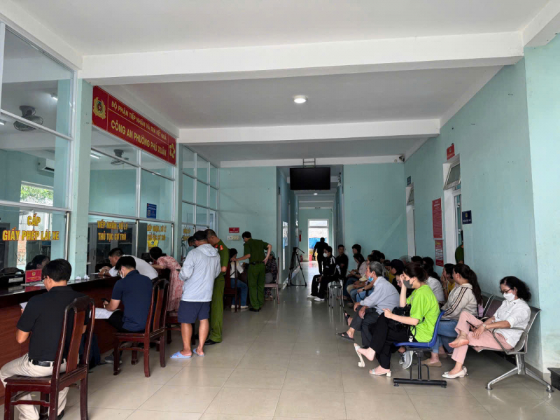 Phó Thủ tướng Thường trực Chính phủ Nguyễn Hòa Bình làm việc với Ban Thường vụ Thành ủy Huế -0