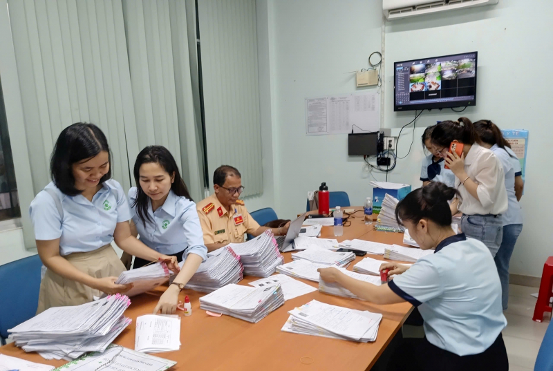 Tại sao TP Hồ Chí Minh tổ chức thi sát hạch lái xe tới khuya? -2