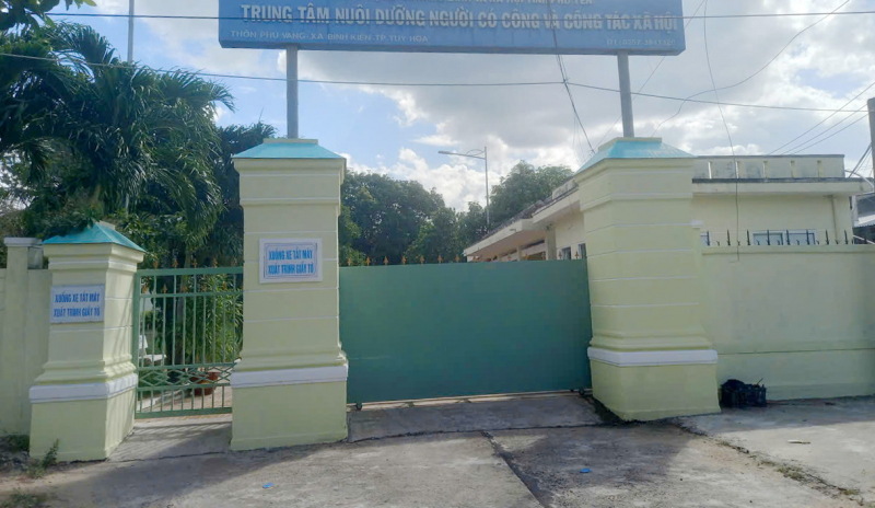 Một nam nhân viên bị tố cáo có hành động biến thái lệch lạc với nữ đồng nghiệp -0