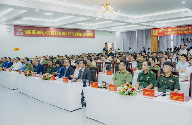 Tập trung xây dựng thế trận an ninh nhân dân, thế trận lòng dân vững chắc -0