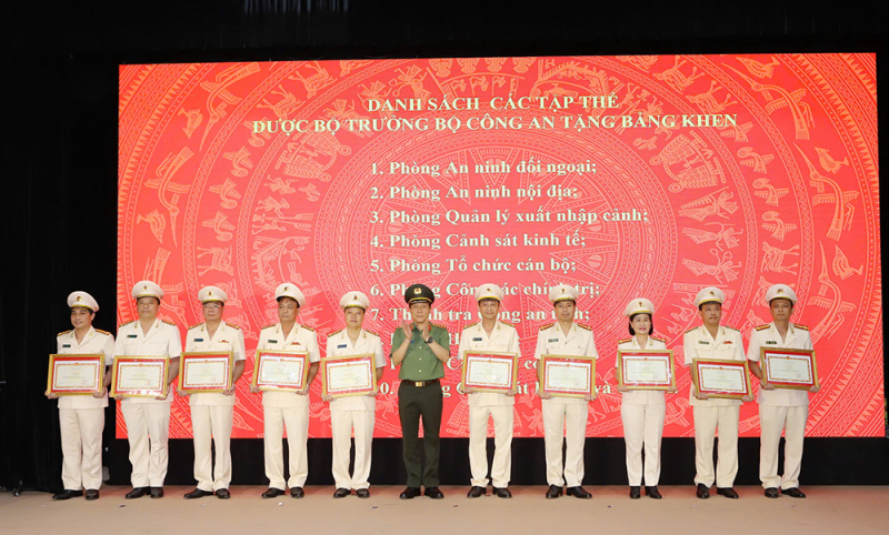 Phòng Cảnh sát điều tra tội phạm về ma tuý, Công an tỉnh Thanh Hoá đón danh hiệu Anh hùng Lực lượng vũ trang nhân dân -0