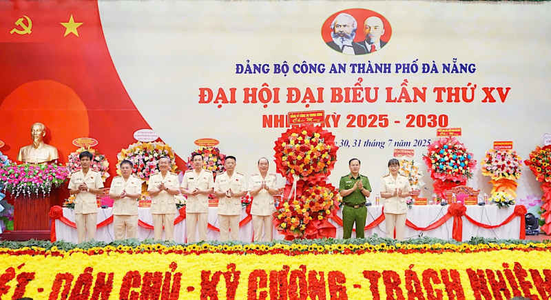 Thượng tướng Nguyễn Văn Long chỉ đạo đại hội -0