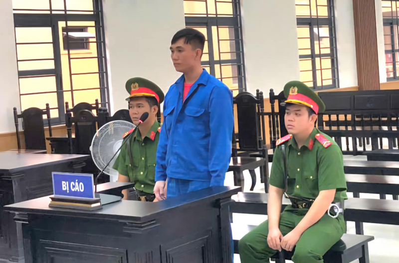Dùng súng bắn em ruột vì tranh chấp gia tài, anh trai lĩnh án 12 năm tù -0