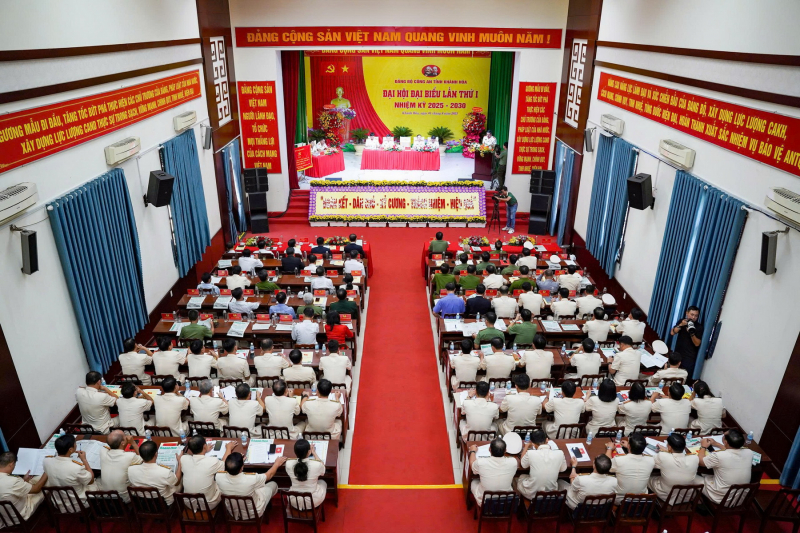 Thứ trưởng Lê Quốc Hùng dự Đại hội Đảng bộ Công an tỉnh Khánh Hòa lấn thứ nhất, nhiệm kỳ 2025-2030 -0