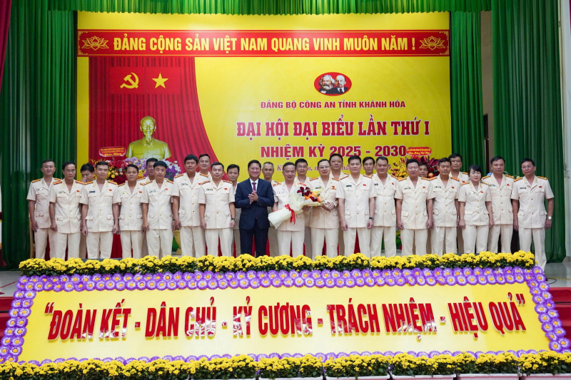Thứ trưởng Lê Quốc Hùng dự Đại hội Đảng bộ Công an tỉnh Khánh Hòa lấn thứ nhất, nhiệm kỳ 2025-2030 -0