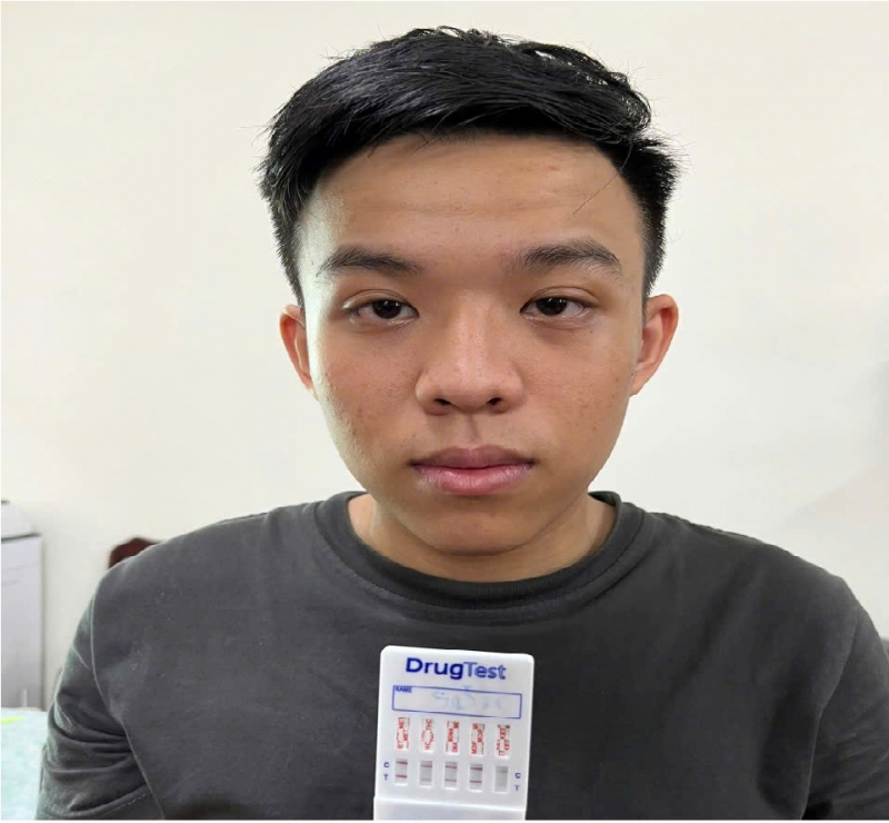 Triệt phá đường dây mua bán trái phép 2 kg ma túy có 2 khẩu súng -0