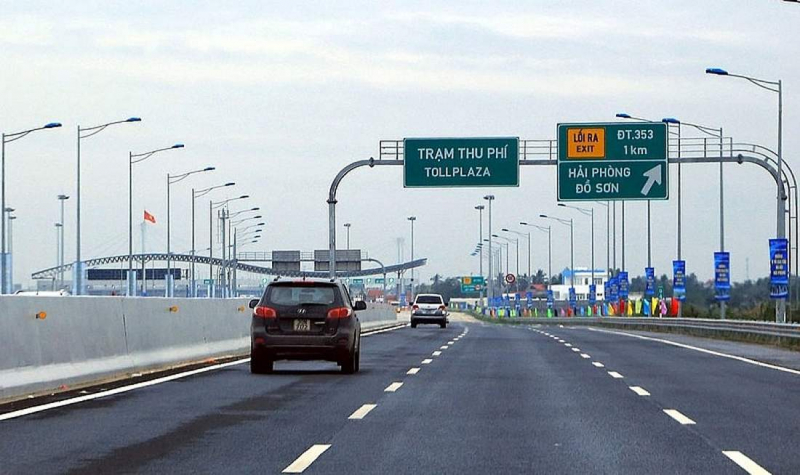 Đề xuất cấm xe tải chạy vào làn 120km/h, 100km/h trên hai tuyến cao tốc -0