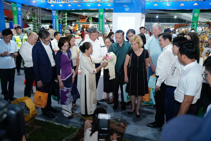 Khai mạc hội chợ sản phẩm OCOP xuất khẩu 2025 -0