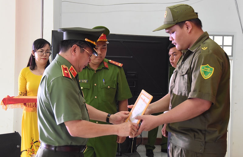 Lan tỏa phong trào, ngày hội vì an ninh Tổ quốc ở Đồng Tháp -0
