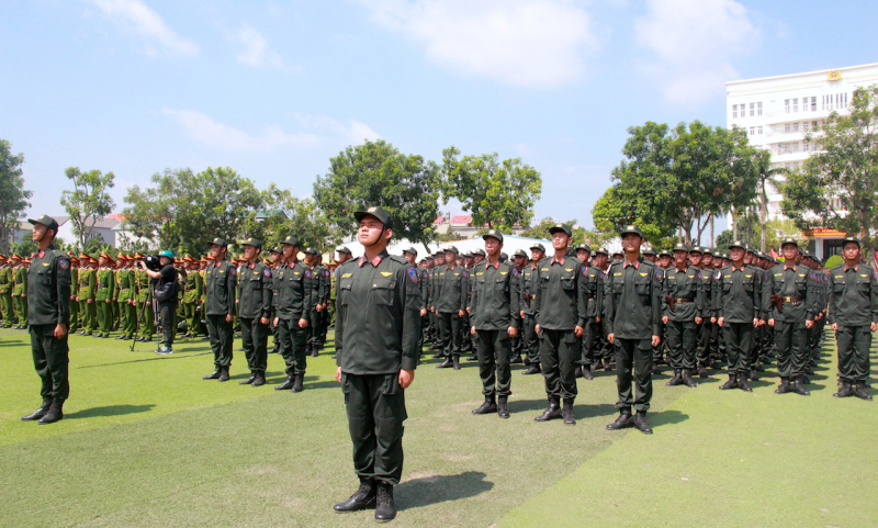 Tình cảm nồng ấm của Cảnh sát cơ động và tuổi trẻ Thủ đô chào đón hơn 800 CBCS A80 -1