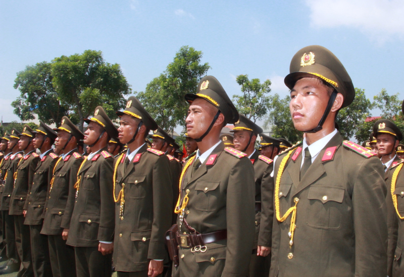 Tình cảm nồng ấm của Cảnh sát cơ động và tuổi trẻ Thủ đô chào đón hơn 800 CBCS A80 -4