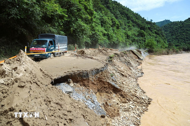 Thủ tướng chỉ đạo tập trung khắc phục hậu quả mưa lũ, lũ quét, sạt lở đất -0