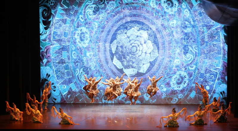 Sắc màu văn hoá Trung Hoa rực rỡ trên sân khấu Nhà hát Hồ Gươm -0