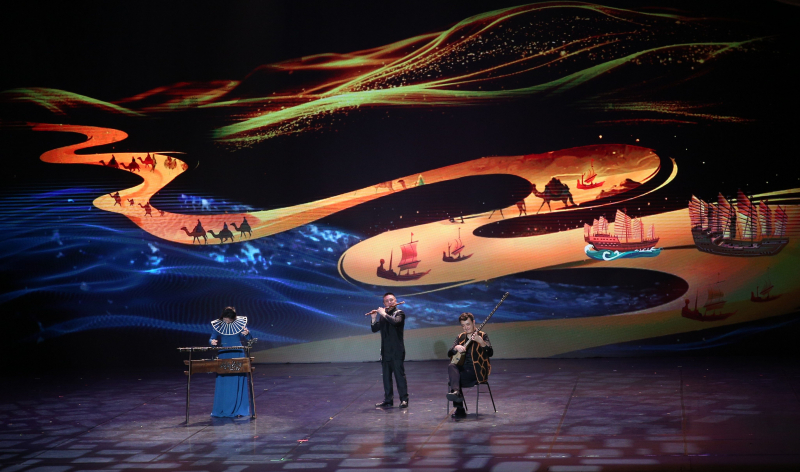 Sắc màu văn hoá Trung Hoa rực rỡ trên sân khấu Nhà hát Hồ Gươm -0