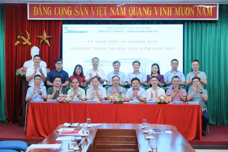 Phát động đợt thi đua, lan tỏa tinh thần yêu nước từ mỗi chuyến xe -0