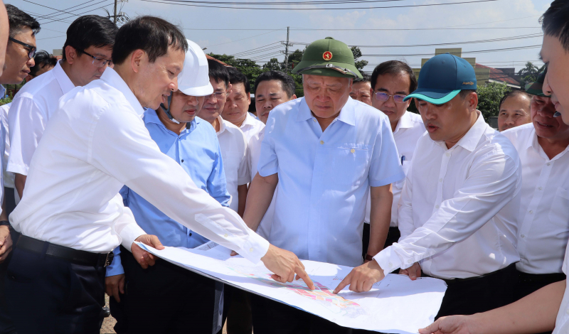 Phó Thủ tướng Thường trực Nguyễn Hòa Bình kiểm tra, chỉ đạo tháo gỡ vướng các dự án tồn đọng tại Đồng Nai -0
