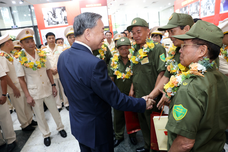 Tổng Bí thư: Đưa thi đua vào công việc hằng ngày, để mỗi CBCS đều có sáng kiến, hành động -4