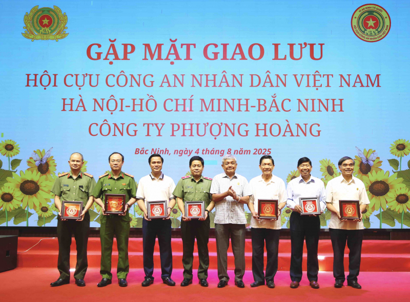 Phát huy hơn nữa truyền thống tốt đẹp trong đội ngũ cán bộ cựu CAND -0