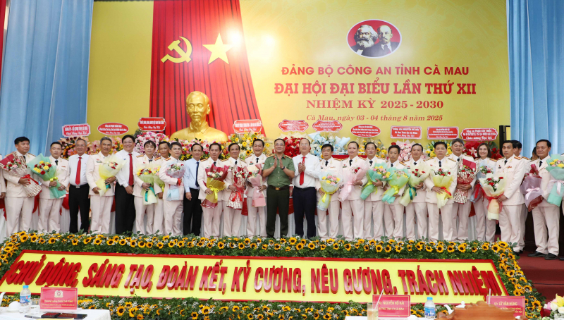 Thứ trưởng Phạm Thế Tùng dự Đại hội Đảng bộ Công an tỉnh Cà Mau -0