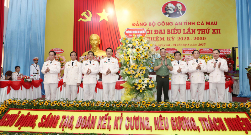 Thứ trưởng Phạm Thế Tùng dự Đại hội Đảng bộ Công an tỉnh Cà Mau -0