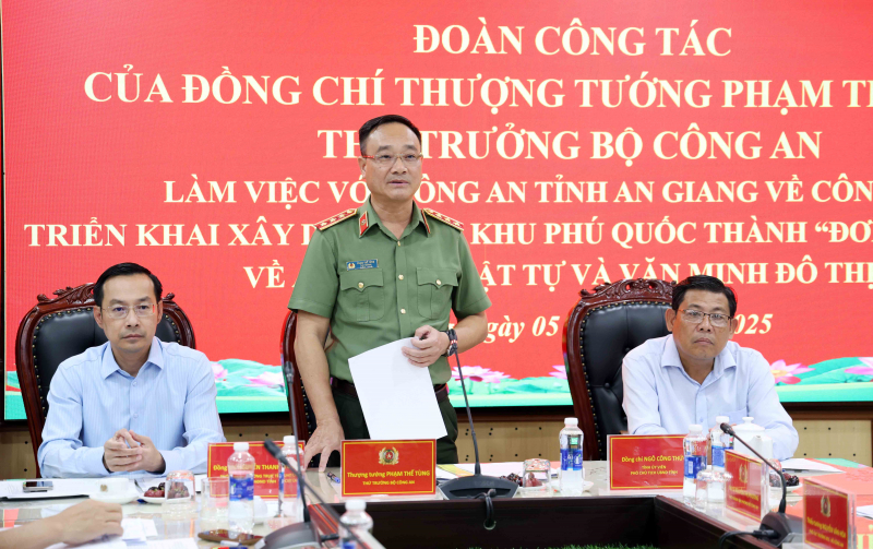 Thứ trưởng Phạm Thế Tùng làm việc với Công an tỉnh An Giang -0