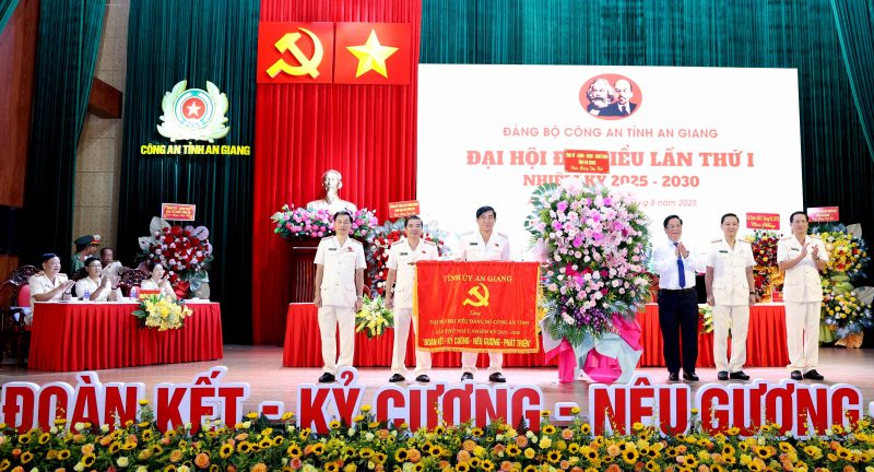 Công an An giang -1