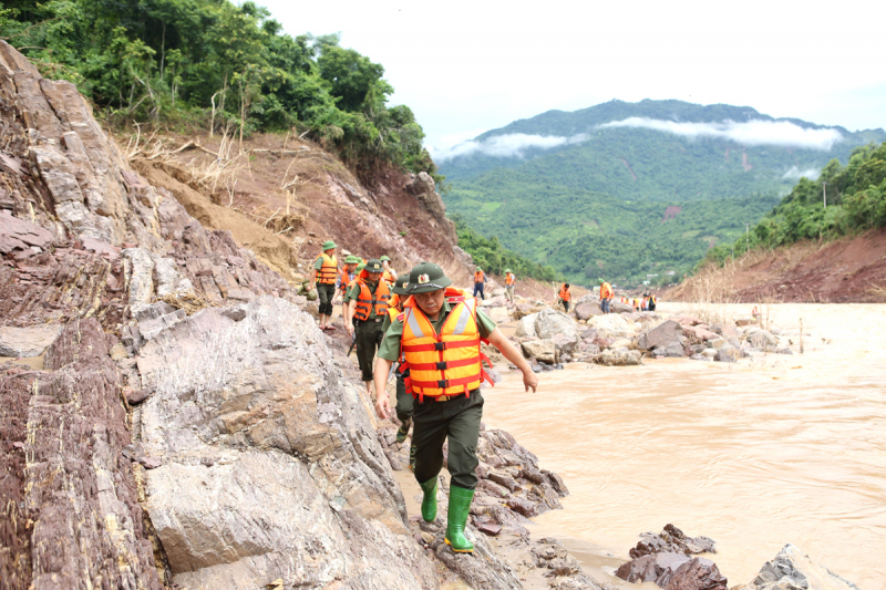 Bộ Công an khảo sát, xây dựng trường học và 450 căn nhà tại Nghệ An -0