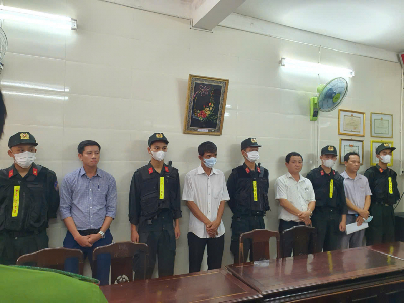 Khởi tố nguyên Chi cục trưởng và Phó Chi cục trưởng Chi cục thủy sản Huế -0