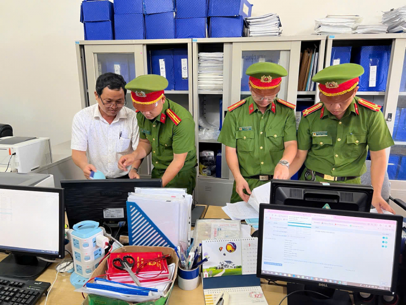 Khởi tố nguyên Chi cục trưởng và Phó Chi cục trưởng Chi cục thủy sản Huế -0