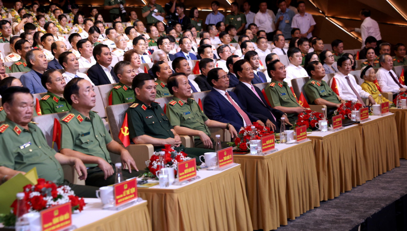 Biến phong trào thi đua thành sức mạnh vĩ đại giữ gìn non sông gấm vóc muôn đời bền vững -0