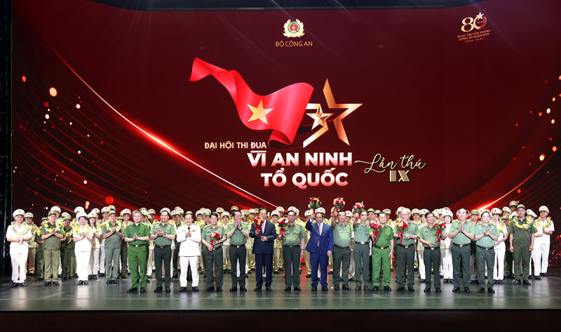 Biến phong trào thi đua thành sức mạnh vĩ đại giữ gìn đất nước muôn đời bền vững