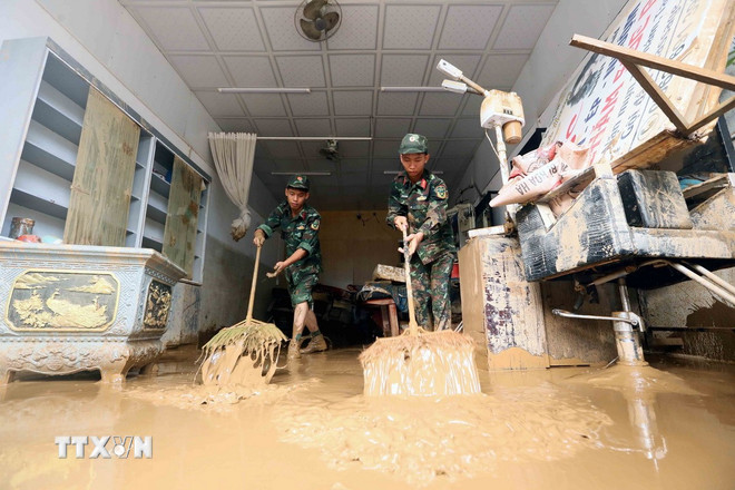 Thủ tướng: Khắc phục hậu quả thiên tai, đảm bảo điều kiện học tập cho học sinh -0