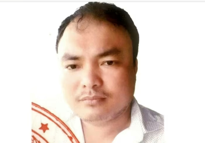 Mờ mắt vì vàng -0