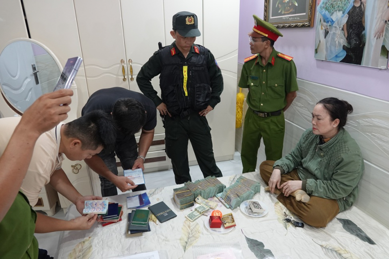 Triệt phá nhóm gia đình cho vay lãi nặng, thu lợi bất chính hàng tỷ đồng -0
