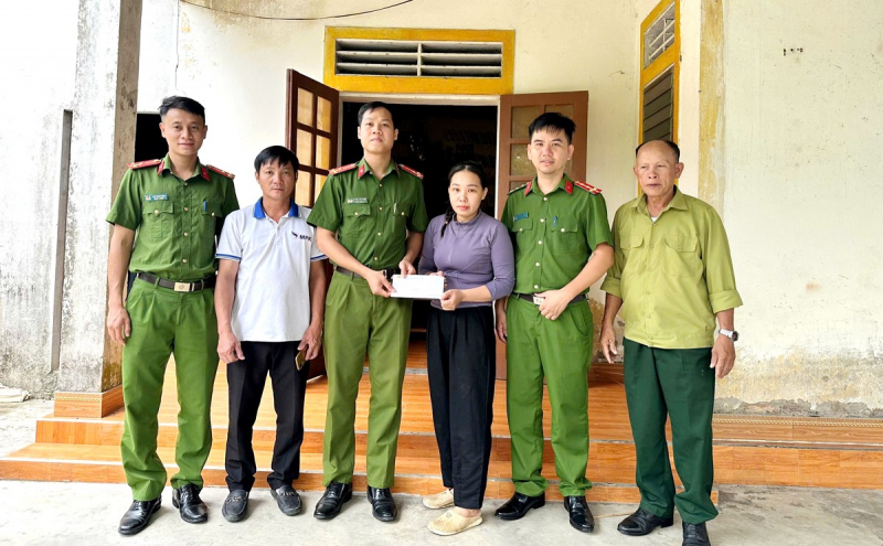 Trưởng Công an xã biên giới được tôn vinh điển hình tiên tiến toàn lực lượng CAND -0