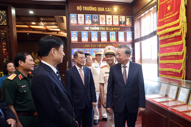 Tổng Bí thư thăm, làm vệc với Cục Cảnh sát Hình sự -0