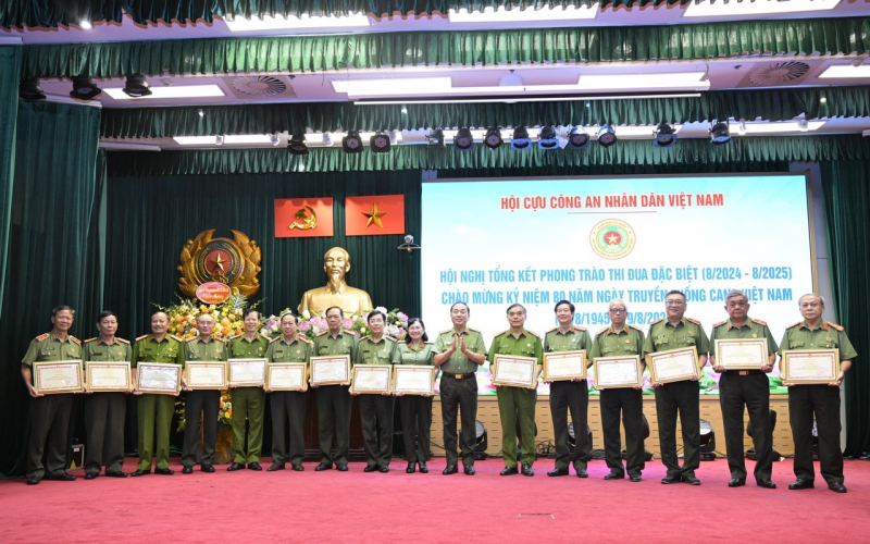 Tôn vinh 114 tập thể, cá nhân hội viên Cựu CAND điển hình tiên tiến trong phong trào thi đua đặc biệt -0