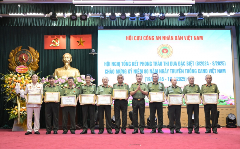 Tôn vinh 114 tập thể, cá nhân hội viên Cựu CAND điển hình tiên tiến trong phong trào thi đua đặc biệt -0